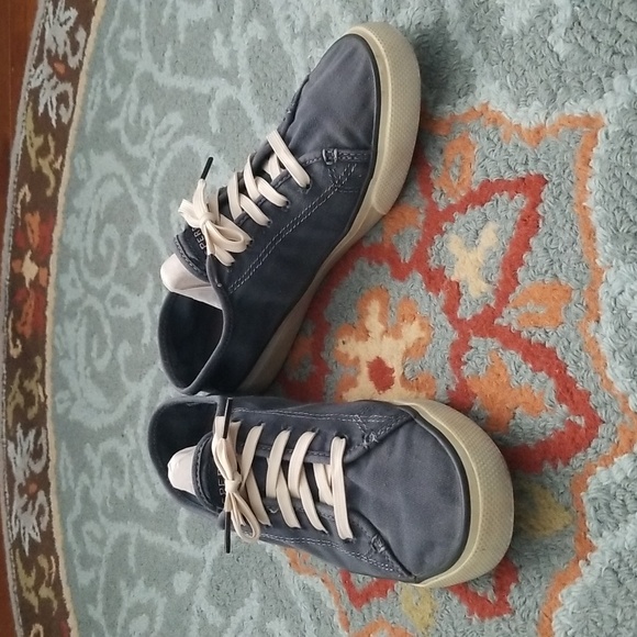 Sperry distressed slip on sneaker - Picture 4 of 9